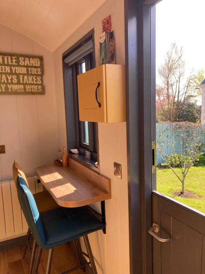 Atlantic Way Shepherd Hut Moville Bagian luar foto