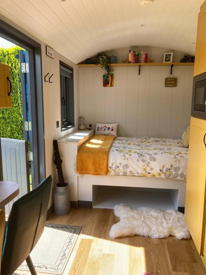 Atlantic Way Shepherd Hut Moville Bagian luar foto